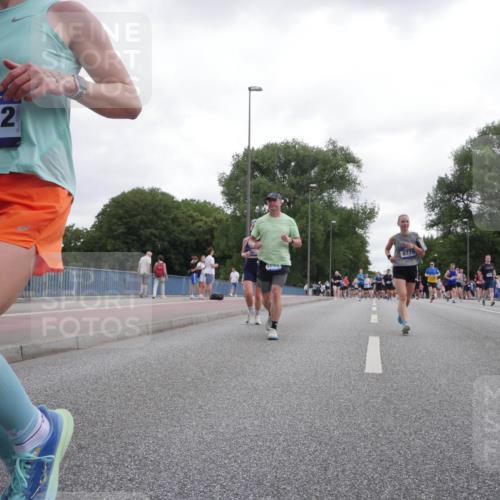 29.06.2025 - hella hamburg halbmarathon Luisa Fischer http://msf.ph/oto/8496110 29.06.2025 10:54:29 Kennedybrücke 11252, 8779, 5694, 16742, 1208, 3229, 4771, 7769, 8779, 9166, 9933 meine-sportfotos.de