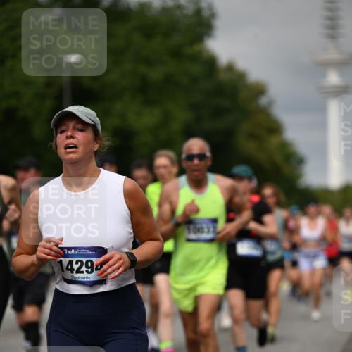 29.06.2025 - hella hamburg halbmarathon Dr. Thomas Lammeyer http://msf.ph/oto/8496155 29.06.2025 10:23:11 Kennedybrücke 1349, 1718, 2096, 2311, 2589, 2781, 2895, 3026, 3105, 3118, 3321, 3529, 3591, 3592, 4718, 4845, 5034, 5049, 5098, 5323, 6194, 6270, 6477, 6482, 7051, 7214, 7252, 7566, 7844, 8575, 8799, 9549, 9652, 9658, 9756, 9757, 9964, 10037, 10172, 10687, 10816, 11081 meine-sportfotos.de