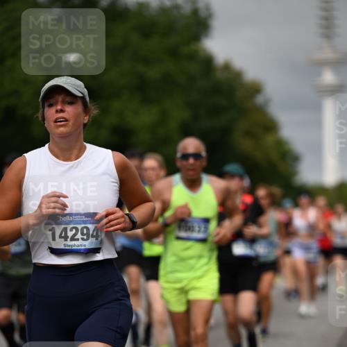 29.06.2025 - hella hamburg halbmarathon Dr. Thomas Lammeyer http://msf.ph/oto/8496165 29.06.2025 10:23:11 Kennedybrücke 1349, 1718, 2096, 2311, 2589, 2781, 2895, 3026, 3105, 3118, 3321, 3529, 3591, 3592, 4718, 4845, 5034, 5049, 5098, 5323, 6194, 6270, 6477, 6482, 7051, 7214, 7252, 7566, 7844, 8575, 8799, 9549, 9652, 9658, 9756, 9757, 9964, 10037, 10172, 10687, 10816, 11081 meine-sportfotos.de
