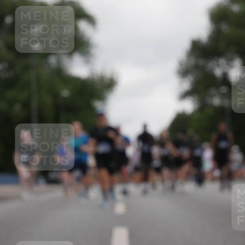 29.06.2025 - hella hamburg halbmarathon Luisa Fischer http://msf.ph/oto/8496191 29.06.2025 10:54:36 Kennedybrücke 1930, 2380, 3838, 4771, 7012, 7769, 7938, 9166, 9167, 9933 meine-sportfotos.de