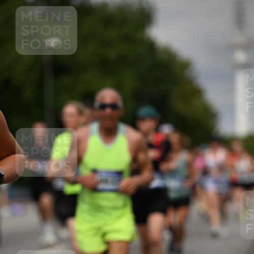 29.06.2025 - hella hamburg halbmarathon Dr. Thomas Lammeyer http://msf.ph/oto/8496192 29.06.2025 10:23:12 Kennedybrücke 1349, 1718, 2096, 2311, 2589, 2781, 2895, 3026, 3105, 3118, 3321, 3529, 3591, 3592, 4718, 4845, 5034, 5049, 5098, 5323, 6194, 6270, 6477, 6482, 7051, 7214, 7252, 7566, 7844, 8575, 8799, 9549, 9652, 9658, 9756, 9757, 9964, 10037, 10172, 10687, 10816, 11081 meine-sportfotos.de