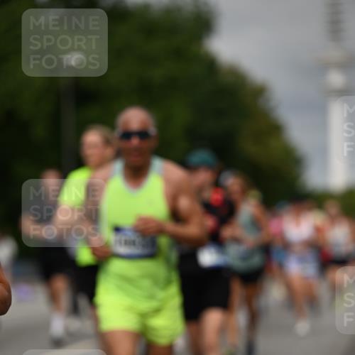 29.06.2025 - hella hamburg halbmarathon Dr. Thomas Lammeyer http://msf.ph/oto/8496198 29.06.2025 10:23:12 Kennedybrücke 1349, 1718, 2096, 2311, 2589, 2781, 2895, 3026, 3105, 3118, 3321, 3529, 3591, 3592, 4718, 4845, 5034, 5049, 5098, 5323, 6194, 6270, 6477, 6482, 7051, 7214, 7252, 7566, 7844, 8575, 8799, 9549, 9652, 9658, 9756, 9757, 9964, 10037, 10172, 10687, 10816, 11081 meine-sportfotos.de