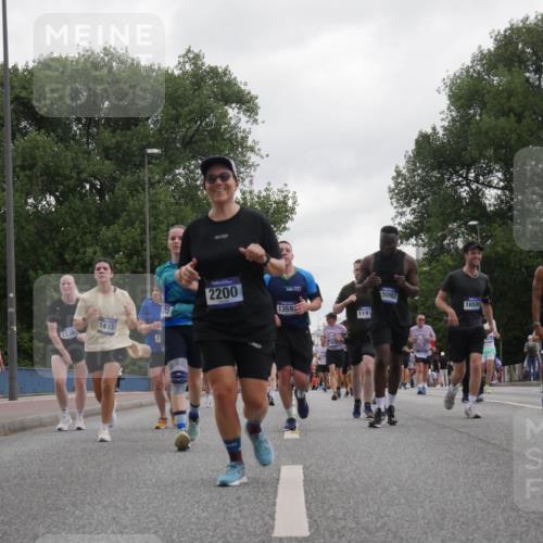 29.06.2025 - hella hamburg halbmarathon Luisa Fischer http://msf.ph/oto/8496225 29.06.2025 10:54:38 Kennedybrücke 13381, 14152, 1, 05, 2200, 1359, 1191, 5092, 16501, 16500, 1930, 2202, 2380, 3838, 4771, 5286, 5289, 7012, 7769, 7938, 8410, 9166, 9167, 9933, 10636 meine-sportfotos.de