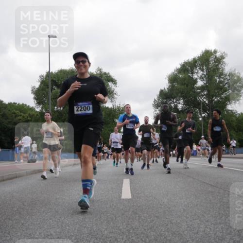 29.06.2025 - hella hamburg halbmarathon Luisa Fischer http://msf.ph/oto/8496237 29.06.2025 10:54:39 Kennedybrücke 14152, 2200, 13598, 11913, 16501, 092, 1930, 2202, 2380, 3838, 4771, 5286, 5289, 7012, 7938, 8410, 9166, 9167, 9933, 10636 meine-sportfotos.de