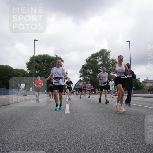 29.06.2025 - hella hamburg halbmarathon Luisa Fischer http://msf.ph/oto/8496291 29.06.2025 10:54:43 Kennedybrücke 13381, 18483, 1930, 11577, 16553, 238, 1930, 2202, 2380, 3838, 4652, 5286, 5289, 5357, 7012, 7938, 8410, 9167, 10552, 10636 meine-sportfotos.de