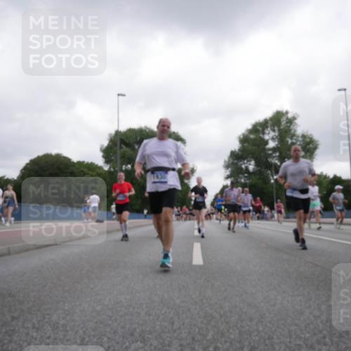 29.06.2025 - hella hamburg halbmarathon Luisa Fischer http://msf.ph/oto/8496296 29.06.2025 10:54:43 Kennedybrücke 338, 1930, 1930, 2202, 2380, 3838, 4652, 5286, 5289, 5357, 7012, 7938, 8410, 9167, 10552, 10636 meine-sportfotos.de