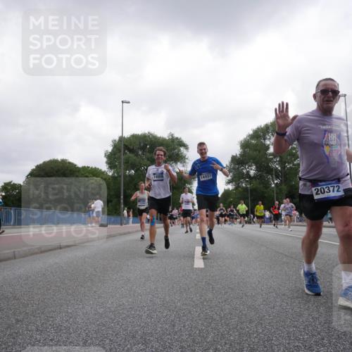 29.06.2025 - hella hamburg halbmarathon Luisa Fischer http://msf.ph/oto/8496356 29.06.2025 10:54:49 Kennedybrücke 11034, 14959, 14937, 20372, 1617, 2202, 2484, 2485, 2736, 2778, 4652, 5286, 5289, 5357, 6945, 7012, 7938, 7992, 8410, 10521, 10552, 10636, 10673 meine-sportfotos.de