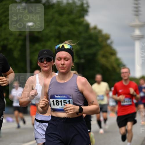 29.06.2025 - hella hamburg halbmarathon Dr. Thomas Lammeyer http://msf.ph/oto/8496407 29.06.2025 10:23:18 Kennedybrücke 1325, 1332, 1349, 1718, 1755, 2017, 2096, 2311, 2589, 2781, 2895, 3026, 3105, 3118, 3529, 4108, 4110, 4718, 4722, 4845, 5034, 5080, 5098, 5323, 5449, 6194, 6270, 6477, 6482, 6542, 6736, 7051, 7143, 7252, 7566, 7844, 8575, 8761, 9252, 9270, 9272, 9652, 9756, 9757, 9856, 9964, 10037, 10124, 10129, 10816, 11081 meine-sportfotos.de