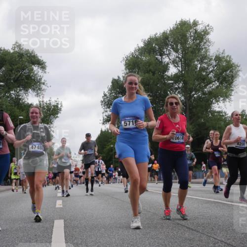 29.06.2025 - hella hamburg halbmarathon Luisa Fischer http://msf.ph/oto/8496480 29.06.2025 10:55:01 Kennedybrücke 14762, 4748, 7825, 13522, 5716, 0614, 8078, 8200, 1203, 1404, 2736, 3038, 5062, 5716, 6091, 6954, 7770, 7771, 7825, 7992, 8200, 8621, 10614, 10673 meine-sportfotos.de