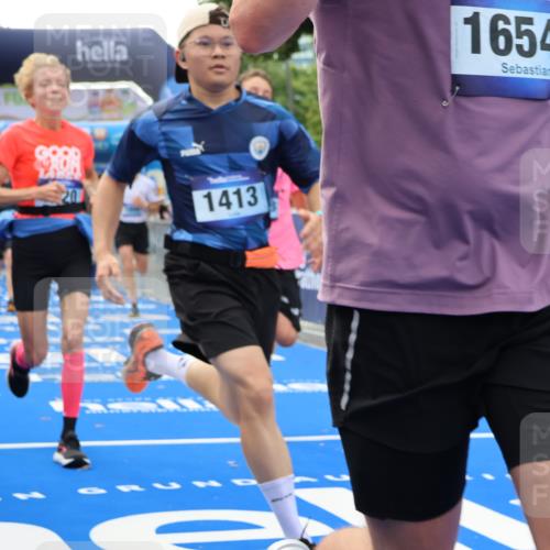 29.06.2025 - hella hamburg halbmarathon Strokosch-Dieckow http://msf.ph/oto/8496495 29.06.2025 10:44:19 Ziel 1057, 1220, 1413, 1415, 1902, 4310, 4691, 5275, 5884, 7005, 7191, 8722, 9444, 12159, 12327, 12528, 14687, 15225, 16301, 16316, 16547, 16803, 16893, 18691, 18806 meine-sportfotos.de