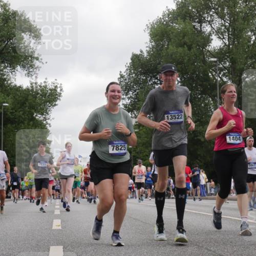 29.06.2025 - hella hamburg halbmarathon Luisa Fischer http://msf.ph/oto/8496518 29.06.2025 10:55:04 Kennedybrücke 15064, 166, 7771, 7825, 35, 1418, 13522, 1404, 5062, 1203, 1203, 1404, 1418, 3038, 4878, 5062, 5394, 5716, 6954, 7770, 7771, 7825, 8040, 8200, 8621, 9462, 10614, 10830 meine-sportfotos.de