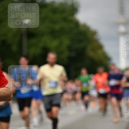 29.06.2025 - hella hamburg halbmarathon Dr. Thomas Lammeyer http://msf.ph/oto/8496656 29.06.2025 10:23:21 Kennedybrücke 1325, 1332, 1349, 1718, 1755, 2017, 2096, 2311, 2589, 2781, 2812, 2895, 3026, 3105, 3118, 3529, 4108, 4110, 4718, 4722, 4845, 5034, 5080, 5098, 5323, 5449, 6194, 6270, 6477, 6482, 6542, 6736, 7051, 7143, 7252, 7566, 7844, 8575, 8761, 9252, 9270, 9272, 9652, 9756, 9757, 9856, 9964, 10037, 10124, 10129, 10816, 11081 meine-sportfotos.de