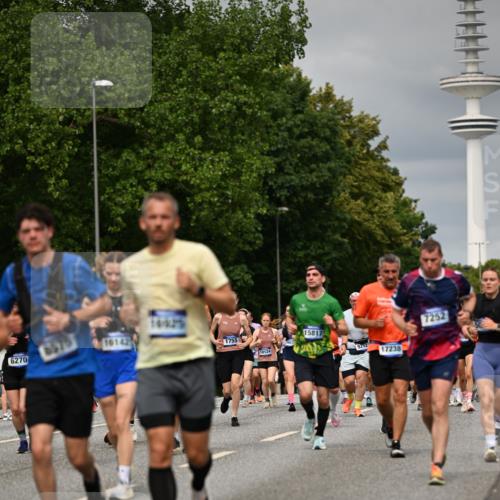 29.06.2025 - hella hamburg halbmarathon Dr. Thomas Lammeyer http://msf.ph/oto/8496660 29.06.2025 10:23:21 Kennedybrücke 1325, 1332, 1349, 1718, 1755, 2017, 2096, 2311, 2589, 2781, 2812, 2895, 3026, 3105, 3118, 3529, 4108, 4110, 4718, 4722, 4845, 5034, 5080, 5098, 5323, 5449, 6194, 6270, 6477, 6482, 6542, 6736, 7051, 7143, 7252, 7566, 7844, 8575, 8761, 9252, 9270, 9272, 9652, 9756, 9757, 9856, 9964, 10037, 10124, 10129, 10816, 11081 meine-sportfotos.de