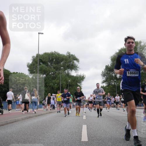 29.06.2025 - hella hamburg halbmarathon Luisa Fischer http://msf.ph/oto/8496756 29.06.2025 10:55:27 Kennedybrücke 17, 4920, 11, 18668, 106, 9220, 4087, 4273, 5291, 6885, 6961, 7691, 8672, 9068, 9070, 9220, 9582, 9583, 9594, 9673, 10342, 10496 meine-sportfotos.de