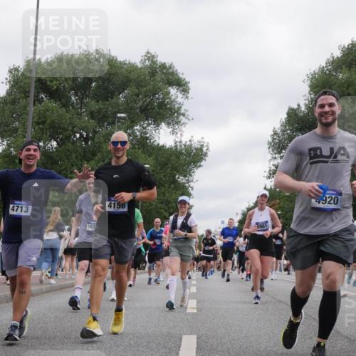 29.06.2025 - hella hamburg halbmarathon Luisa Fischer http://msf.ph/oto/8496778 29.06.2025 10:55:30 Kennedybrücke 4713, 165, 040, 4156, 6961, 4920, 1239, 5291, 1978, 4087, 4273, 5291, 6406, 6885, 6961, 7691, 8672, 9068, 9070, 9220, 9594, 9673, 9730, 10342, 10496 meine-sportfotos.de