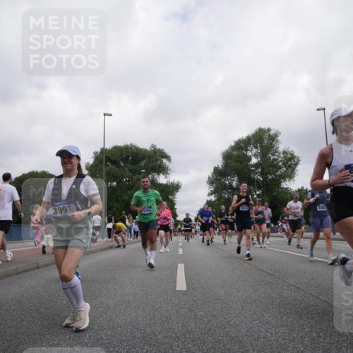 29.06.2025 - hella hamburg halbmarathon Luisa Fischer http://msf.ph/oto/8496805 29.06.2025 10:55:33 Kennedybrücke 3991, 7364, 18817, 6885, 5961, 1978, 4087, 4273, 4815, 5291, 6406, 6885, 6961, 7691, 8194, 8196, 8672, 9068, 9070, 9220, 9673, 9730, 10296, 10342, 10496 meine-sportfotos.de