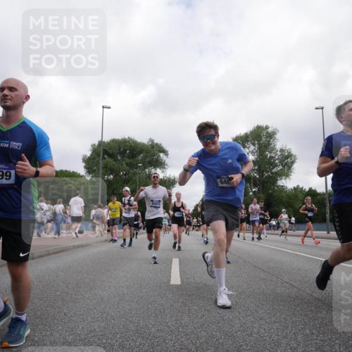 29.06.2025 - hella hamburg halbmarathon Luisa Fischer http://msf.ph/oto/8496853 29.06.2025 10:55:38 Kennedybrücke 8399, 6403, 12546, 640, 9070, 1978, 3140, 4273, 4815, 6406, 6985, 7737, 8194, 8196, 8672, 9068, 9070, 9730, 10296, 10342, 10496 meine-sportfotos.de