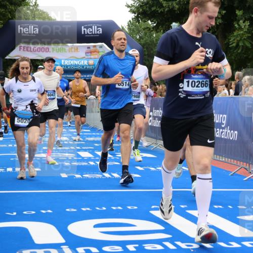 29.06.2025 - hella hamburg halbmarathon Strokosch-Dieckow http://msf.ph/oto/8496855 29.06.2025 10:54:56 Ziel 1327, 1506, 2884, 3652, 3791, 4249, 4616, 4938, 5020, 6433, 6994, 8514, 8698, 9060, 10266, 11333, 13297, 13988, 14638, 14660, 14750, 14845, 15126, 15156, 15879, 16047, 16623, 16868, 17261, 17803, 18181, 18325 meine-sportfotos.de
