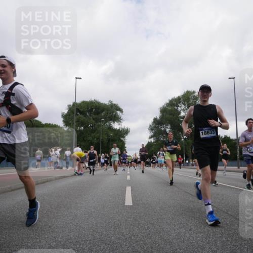 29.06.2025 - hella hamburg halbmarathon Luisa Fischer http://msf.ph/oto/8496881 29.06.2025 10:55:41 Kennedybrücke 1309, 18633, 8196, 1108, 1369, 1978, 3140, 3645, 4815, 5262, 6406, 6671, 6985, 7737, 8194, 8196, 9730, 10296 meine-sportfotos.de