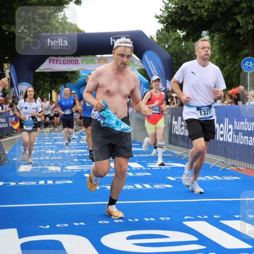 29.06.2025 - hella hamburg halbmarathon Strokosch-Dieckow http://msf.ph/oto/8496884 29.06.2025 10:54:54 Ziel 1327, 1506, 3652, 4231, 4249, 4616, 4938, 5020, 6433, 6994, 8514, 8698, 10266, 13988, 14638, 14660, 14845, 15126, 15156, 15879, 16047, 16623, 16868, 17261, 18181, 18325 meine-sportfotos.de