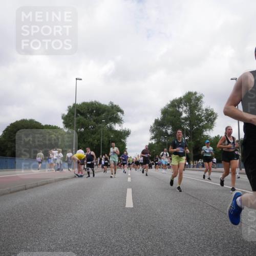 29.06.2025 - hella hamburg halbmarathon Luisa Fischer http://msf.ph/oto/8496885 29.06.2025 10:55:41 Kennedybrücke 094, 8633, 1369, 1978, 3140, 3645, 4815, 5262, 6406, 6671, 6985, 7737, 8194, 8196, 9730, 10296 meine-sportfotos.de