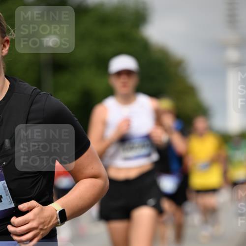 29.06.2025 - hella hamburg halbmarathon Dr. Thomas Lammeyer http://msf.ph/oto/8496895 29.06.2025 10:23:28 Kennedybrücke 1159, 1160, 1325, 1332, 1708, 1718, 1755, 2017, 2311, 2589, 2703, 2781, 2812, 2895, 3105, 3118, 3529, 4108, 4110, 4722, 5034, 5080, 5098, 5323, 5449, 6249, 6270, 6542, 6736, 7051, 7143, 7252, 7566, 7844, 8575, 8761, 9252, 9270, 9272, 9652, 9856, 10124, 10129, 10540, 11081 meine-sportfotos.de