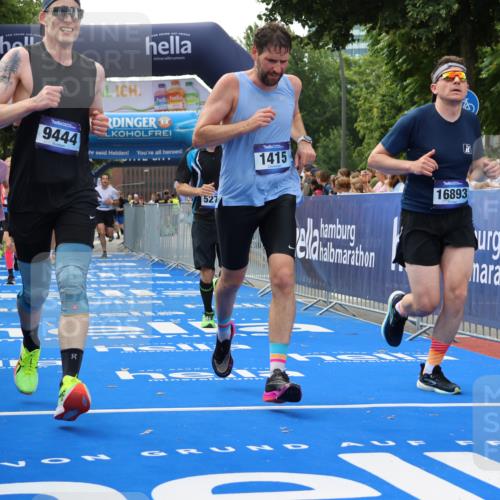 29.06.2025 - hella hamburg halbmarathon Strokosch-Dieckow http://msf.ph/oto/8496908 29.06.2025 10:44:16 Ziel 1220, 1413, 1415, 1902, 4999, 5231, 5275, 5884, 7005, 7191, 8722, 9444, 12159, 12528, 14686, 14687, 15225, 15280, 16301, 16316, 16547, 16803, 16893, 17748, 18691 meine-sportfotos.de