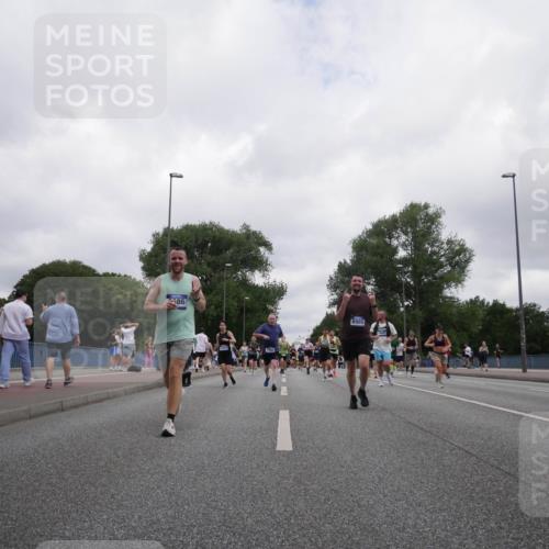 29.06.2025 - hella hamburg halbmarathon Luisa Fischer http://msf.ph/oto/8496916 29.06.2025 10:55:44 Kennedybrücke 86, 3140, 6985, 1369, 3140, 3645, 4815, 5262, 6671, 6985, 7682, 7737, 8194, 8196, 10296 meine-sportfotos.de