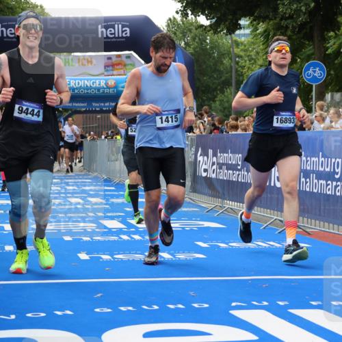 29.06.2025 - hella hamburg halbmarathon Strokosch-Dieckow http://msf.ph/oto/8496992 29.06.2025 10:44:16 Ziel 1220, 1413, 1415, 1902, 4999, 5231, 5275, 5884, 7005, 7191, 8722, 9444, 12159, 12528, 14686, 14687, 15225, 15280, 16301, 16316, 16547, 16803, 16893, 17748, 18691 meine-sportfotos.de
