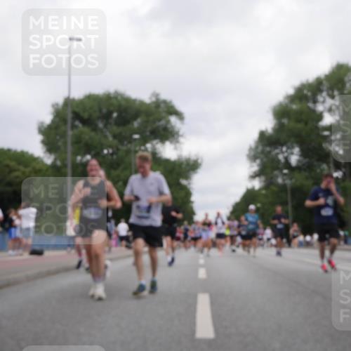 29.06.2025 - hella hamburg halbmarathon Luisa Fischer http://msf.ph/oto/8497049 29.06.2025 10:55:56 Kennedybrücke 2308, 2593, 3787, 8250, 8251, 10600, 10634, 10693, 10884 meine-sportfotos.de