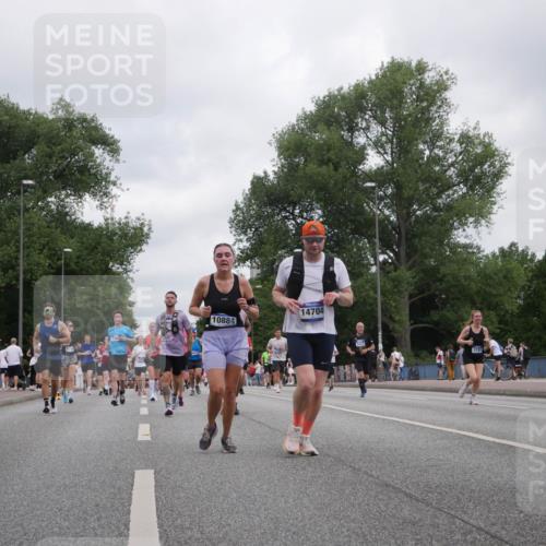 29.06.2025 - hella hamburg halbmarathon Luisa Fischer http://msf.ph/oto/8497107 29.06.2025 10:56:02 Kennedybrücke 10884, 14704, 3787, 2988, 3227, 3787, 7735, 7871, 9340, 10600, 10693, 10884 meine-sportfotos.de