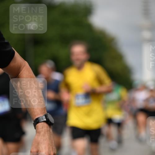 29.06.2025 - hella hamburg halbmarathon Dr. Thomas Lammeyer http://msf.ph/oto/8497118 29.06.2025 10:23:32 Kennedybrücke 1159, 1160, 1325, 1332, 1708, 1718, 1755, 2017, 2589, 2703, 2812, 2895, 3105, 3118, 3529, 4108, 4110, 4170, 4722, 5034, 5080, 5098, 5178, 5449, 6249, 6270, 6542, 6736, 7143, 7252, 8575, 8761, 8778, 9252, 9270, 9272, 9856, 10124, 10129, 10540, 10966, 11081 meine-sportfotos.de