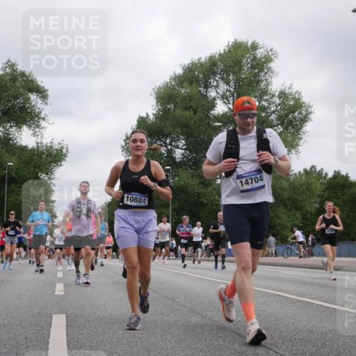 29.06.2025 - hella hamburg halbmarathon Luisa Fischer http://msf.ph/oto/8497119 29.06.2025 10:56:03 Kennedybrücke 2362, 10884, 14115, 14704, 3787, 2988, 3227, 3787, 6135, 7735, 7871, 9340, 10600, 10884 meine-sportfotos.de