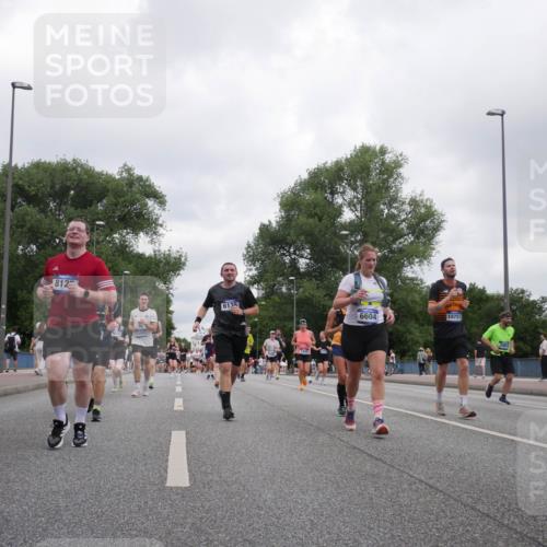 29.06.2025 - hella hamburg halbmarathon Luisa Fischer http://msf.ph/oto/8497210 29.06.2025 10:56:13 Kennedybrücke 812, 3641, 12193, 6135, 6604, 18751, 2420, 2983, 2988, 6135, 6604, 7032, 7511, 7690, 7871, 9340, 10080, 10417, 10568 meine-sportfotos.de