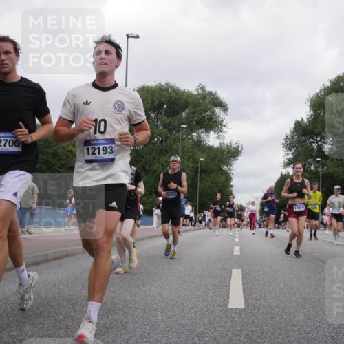 29.06.2025 - hella hamburg halbmarathon Luisa Fischer http://msf.ph/oto/8497241 29.06.2025 10:56:16 Kennedybrücke 12700, 10, 12193, 6984, 14807, 2420, 2983, 6135, 6604, 7032, 7511, 7690, 10080, 10417, 10568, 10879 meine-sportfotos.de