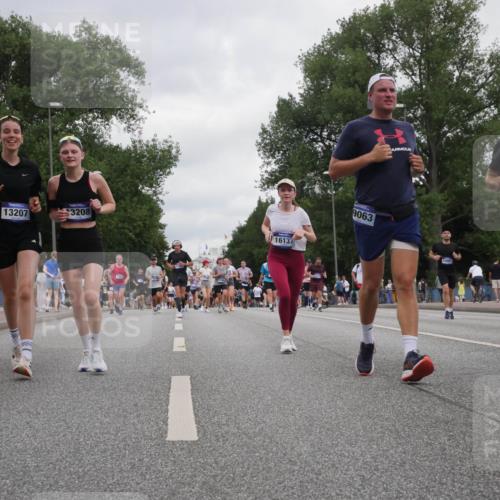 29.06.2025 - hella hamburg halbmarathon Luisa Fischer http://msf.ph/oto/8497259 29.06.2025 10:56:21 Kennedybrücke 13207, 3208, 16137, 9063, 2420, 4595, 7032, 7690, 10080, 10417, 10568, 10879 meine-sportfotos.de