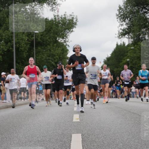 29.06.2025 - hella hamburg halbmarathon Luisa Fischer http://msf.ph/oto/8497302 29.06.2025 10:56:26 Kennedybrücke 5360, 12994, 1742, 4595, 31974, 9368, 4595, 9368, 10879 meine-sportfotos.de