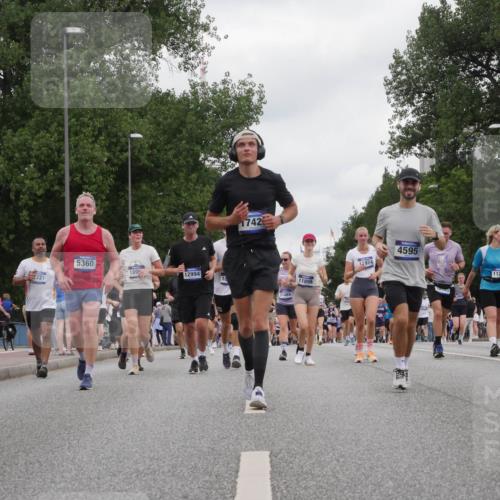 29.06.2025 - hella hamburg halbmarathon Luisa Fischer http://msf.ph/oto/8497316 29.06.2025 10:56:27 Kennedybrücke 5360, 189, 12994, 221, 10, 1742, 11489, 11899, 11974, 4595, 11268, 14977, 4595, 9368, 10879 meine-sportfotos.de