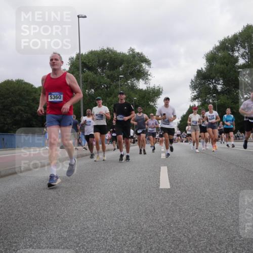 29.06.2025 - hella hamburg halbmarathon Luisa Fischer http://msf.ph/oto/8497352 29.06.2025 10:56:31 Kennedybrücke 5360, 8221, 18988, 12994, 10661, 1189, 11489, 18106, 11974, 4595, 7039, 9368, 10490 meine-sportfotos.de