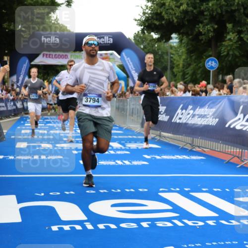 29.06.2025 - hella hamburg halbmarathon Strokosch-Dieckow http://msf.ph/oto/8497374 29.06.2025 10:54:30 Ziel 2474, 3426, 3794, 4635, 4868, 5259, 7129, 8798, 9012, 10040, 10368, 10376, 11009, 11797, 11799, 12321, 12362, 12607, 15146, 16327, 19067 meine-sportfotos.de