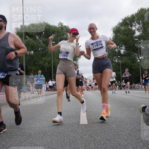 29.06.2025 - hella hamburg halbmarathon Luisa Fischer http://msf.ph/oto/8497393 29.06.2025 10:56:35 Kennedybrücke 18106, 5428, 11899, 11974, 2291, 7039, 7890, 9368, 10490 meine-sportfotos.de