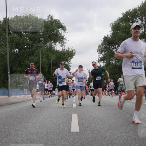 29.06.2025 - hella hamburg halbmarathon Luisa Fischer http://msf.ph/oto/8497539 29.06.2025 10:56:45 Kennedybrücke 12082, 18144, 13326, 6041, 6044, 17012, 8414, 11919, 1753, 2291, 5562, 6041, 6044, 7611, 7890, 8212, 8414, 8515, 9103, 9545, 9685 meine-sportfotos.de