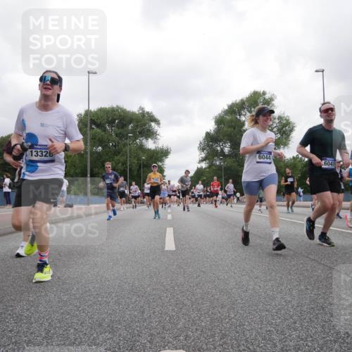 29.06.2025 - hella hamburg halbmarathon Luisa Fischer http://msf.ph/oto/8497569 29.06.2025 10:56:48 Kennedybrücke 13326, 18144, 0785, 6044, 6041, 1674, 1753, 5562, 6041, 6044, 6913, 7611, 7890, 8212, 8414, 8515, 9103, 9545, 9685 meine-sportfotos.de