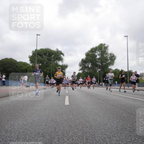 29.06.2025 - hella hamburg halbmarathon Luisa Fischer http://msf.ph/oto/8497576 29.06.2025 10:56:48 Kennedybrücke 18144, 1753, 4195, 1753, 5562, 6041, 6044, 6913, 7611, 7890, 8212, 8414, 8515, 9103, 9545, 9685 meine-sportfotos.de