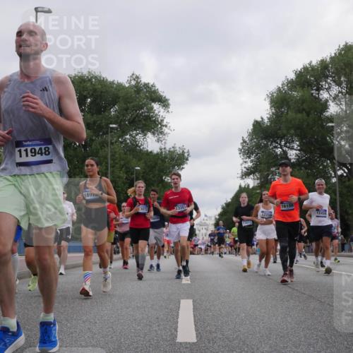 29.06.2025 - hella hamburg halbmarathon Luisa Fischer http://msf.ph/oto/8497700 29.06.2025 10:56:59 Kennedybrücke 11948, 1697, 3072, 18609, 13351, 13011, 12259, 16156, 12459, 4591, 1900, 2528, 2701, 3226, 4591, 6913, 7068, 7876, 8906, 10175 meine-sportfotos.de