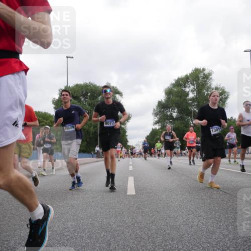 29.06.2025 - hella hamburg halbmarathon Luisa Fischer http://msf.ph/oto/8497744 29.06.2025 10:57:03 Kennedybrücke 1335, 7681, 18609, 9077, 13011, 1225, 1789, 1900, 2146, 2528, 2701, 3226, 4591, 4626, 5857, 6273, 7068, 7876, 8906, 10175 meine-sportfotos.de