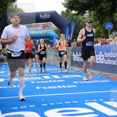 29.06.2025 - hella hamburg halbmarathon Strokosch-Dieckow http://msf.ph/oto/8497763 29.06.2025 10:44:08 Ziel 1391, 1415, 1558, 2816, 3021, 4999, 5231, 5884, 6705, 7005, 8722, 9081, 9633, 10193, 10930, 11346, 12159, 13123, 14686, 14687, 15225, 15280, 16301, 16316, 16506, 16648, 16697, 17748, 17977, 18004, 18691 meine-sportfotos.de