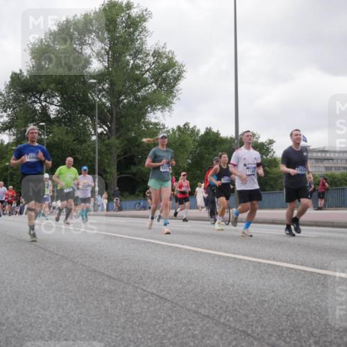 29.06.2025 - hella hamburg halbmarathon Luisa Fischer http://msf.ph/oto/8497771 29.06.2025 10:57:07 Kennedybrücke 1890, 2146, 5857, 1748, 17622, 18365, 1789, 1900, 1984, 2146, 2528, 2701, 4626, 5817, 5857, 6273, 7876, 8189, 9531, 10175 meine-sportfotos.de