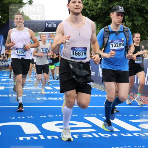 29.06.2025 - hella hamburg halbmarathon Strokosch-Dieckow http://msf.ph/oto/8497864 29.06.2025 10:54:20 Ziel 1267, 1442, 3103, 3177, 3426, 3861, 4635, 4868, 6082, 6084, 6511, 6512, 7129, 7274, 8223, 8772, 11009, 11430, 12321, 12362, 13033, 13289, 13803, 15946, 16327, 16527, 16574, 16750, 16879, 17087, 17698, 18268, 19067 meine-sportfotos.de