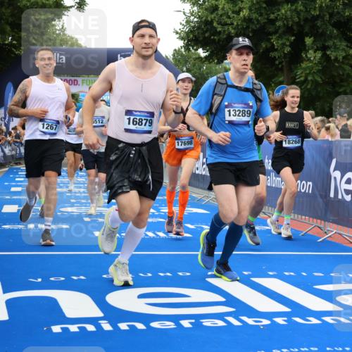 29.06.2025 - hella hamburg halbmarathon Strokosch-Dieckow http://msf.ph/oto/8497899 29.06.2025 10:54:20 Ziel 1267, 1442, 3103, 3177, 3426, 3861, 4635, 4868, 6082, 6084, 6511, 6512, 7129, 7274, 8223, 8772, 11009, 11430, 12321, 12362, 13033, 13289, 13803, 15946, 16327, 16527, 16574, 16750, 16879, 17087, 17698, 18268, 19067 meine-sportfotos.de